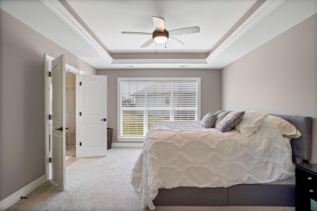 1104 SHADOW HAWK CT, Columbia, MO 65201