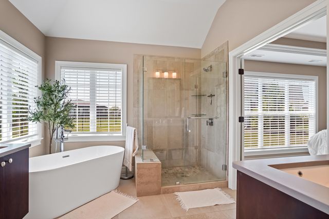 1104 SHADOW HAWK CT, Columbia, MO 65201