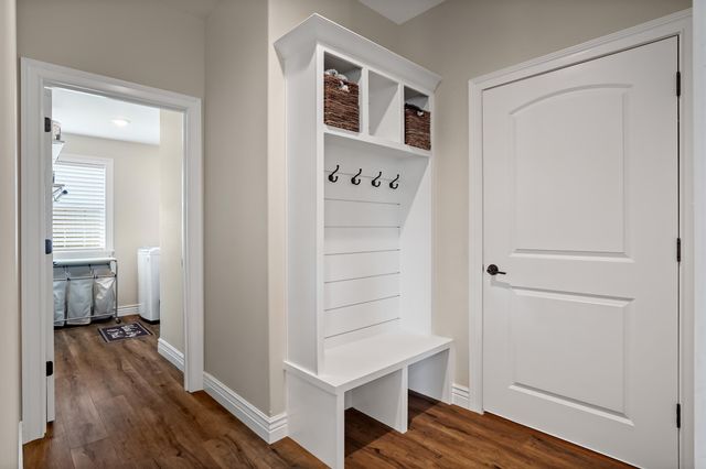 1104 SHADOW HAWK CT, Columbia, MO 65201