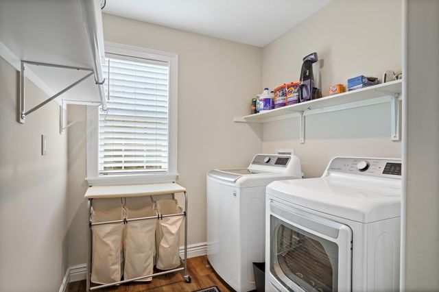 1104 SHADOW HAWK CT, Columbia, MO 65201