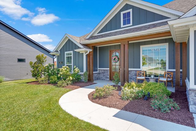 1104 SHADOW HAWK CT, Columbia, MO 65201