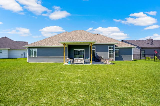 1104 SHADOW HAWK CT, Columbia, MO 65201