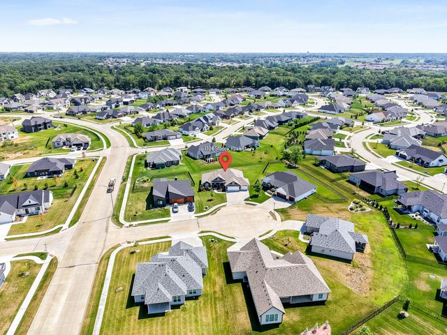 1104 SHADOW HAWK CT, Columbia, MO 65201