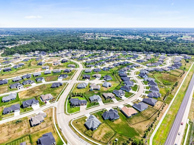 1104 SHADOW HAWK CT, Columbia, MO 65201