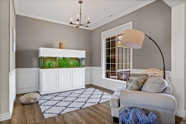 1104 SHADOW HAWK CT, Columbia, MO 65201