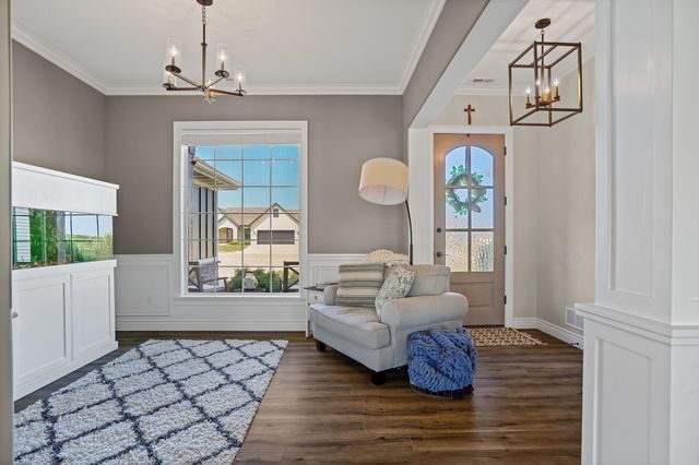 1104 SHADOW HAWK CT, Columbia, MO 65201