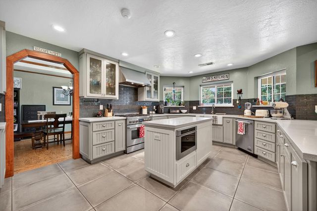 8824 San Badger Way, Elk Grove, CA 95624