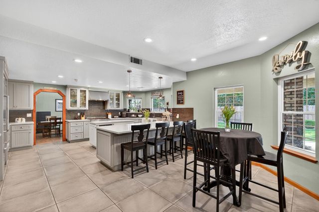 8824 San Badger Way, Elk Grove, CA 95624