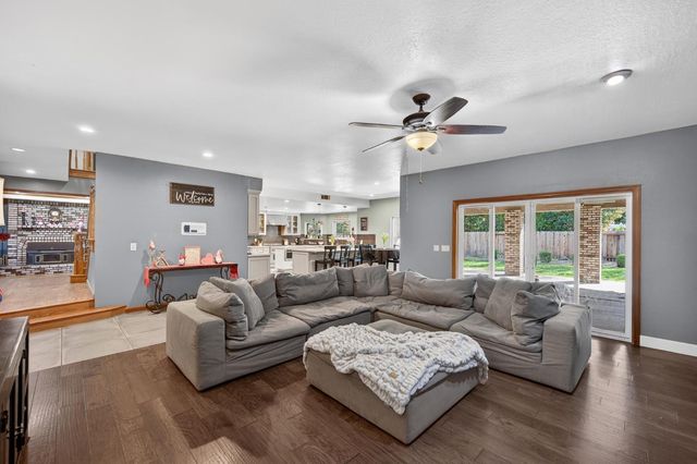 8824 San Badger Way, Elk Grove, CA 95624