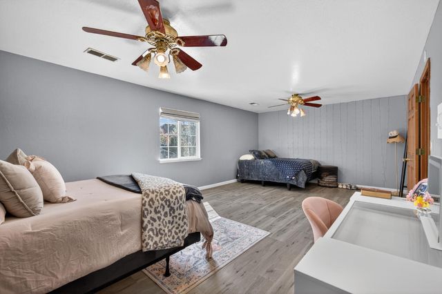 8824 San Badger Way, Elk Grove, CA 95624