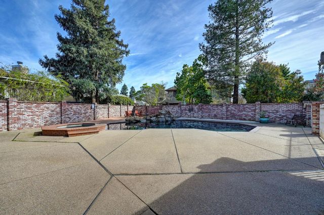 8824 San Badger Way, Elk Grove, CA 95624