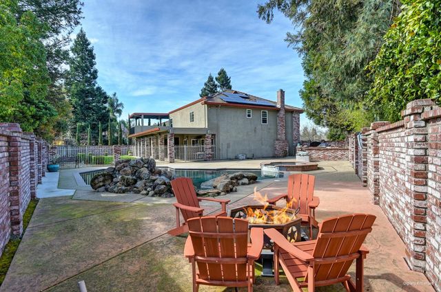 8824 San Badger Way, Elk Grove, CA 95624