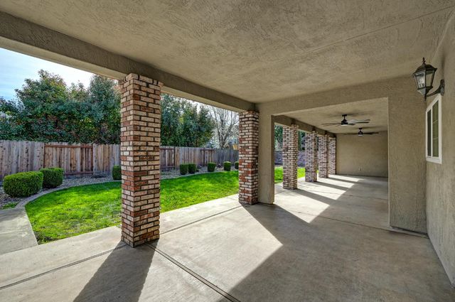 8824 San Badger Way, Elk Grove, CA 95624