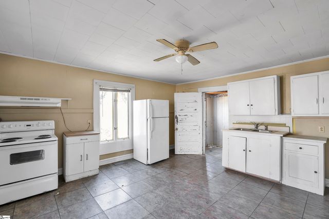 315 Poole Street, Woodruff, SC 29388