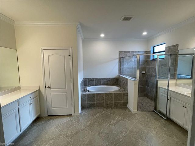9353 Glenforest DR, Naples, FL 34120