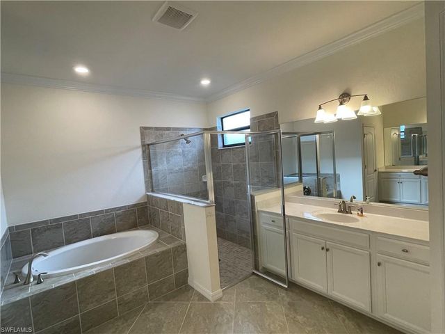 9353 Glenforest DR, Naples, FL 34120