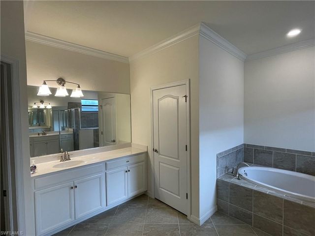 9353 Glenforest DR, Naples, FL 34120