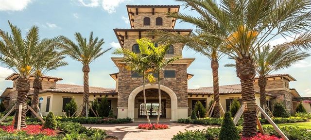 9353 Glenforest DR, Naples, FL 34120