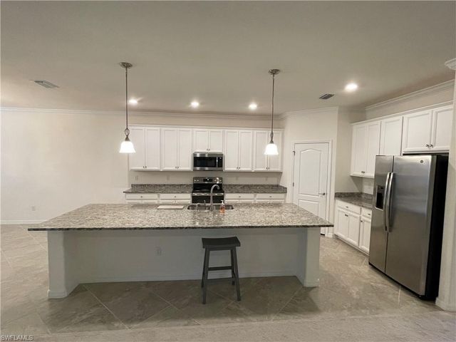 9353 Glenforest DR, Naples, FL 34120