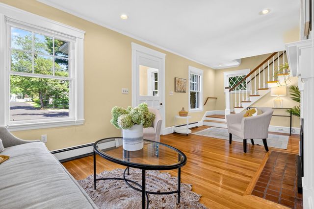 7 Dexter Road, Wellesley, MA 02482