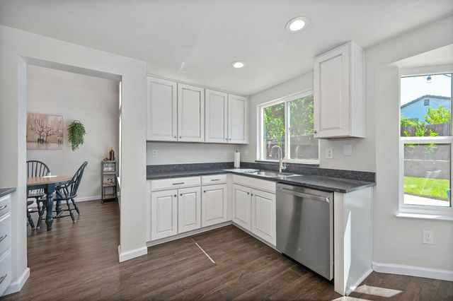 4847 Winter Oak Way, Antelope, CA 95843