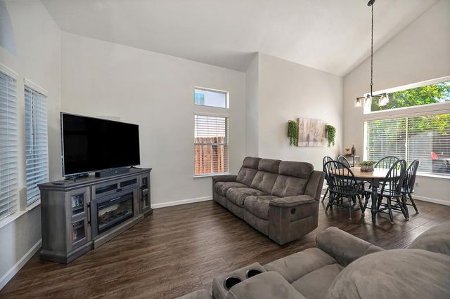 4847 Winter Oak Way, Antelope, CA 95843