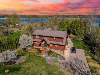 5175 Parview Drive, Clarkston, MI 48346