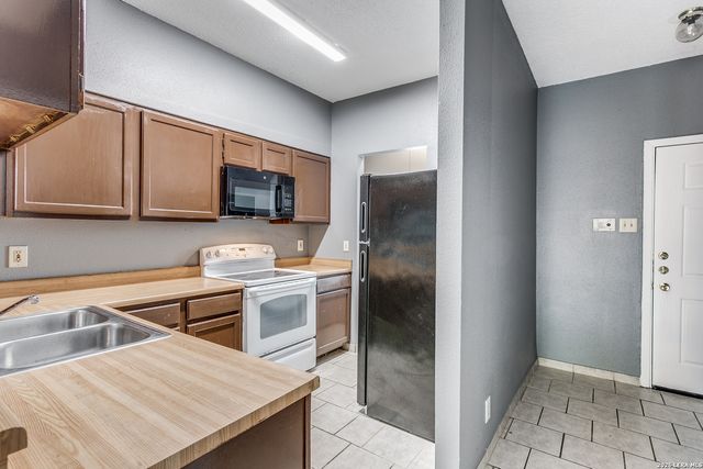 12225 Magnolia Blossom, San Antonio, TX 78247