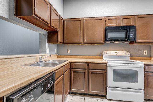 12225 Magnolia Blossom, San Antonio, TX 78247