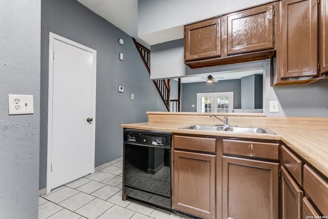 12225 Magnolia Blossom, San Antonio, TX 78247