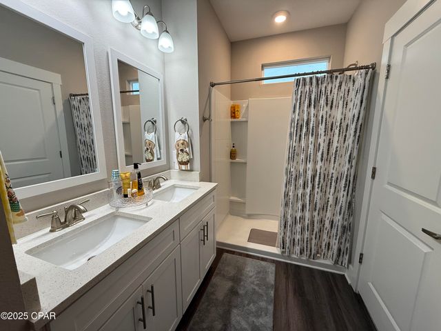 406 Date Palm Lane, Freeport, FL 32439