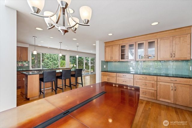 8510 SE 72nd Street, Mercer Island, WA 98040
