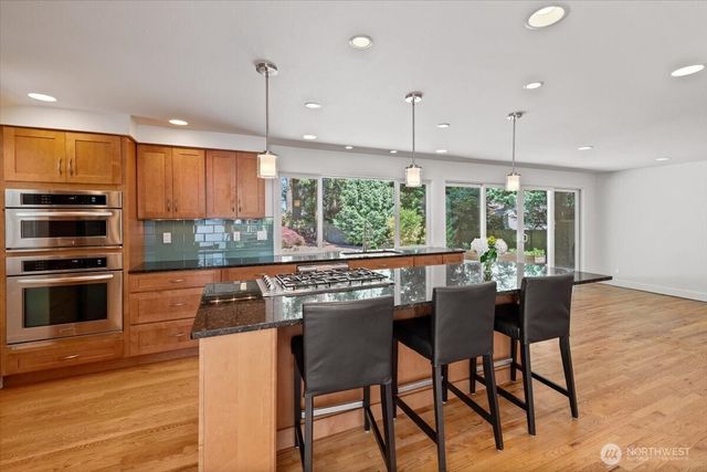 8510 SE 72nd Street, Mercer Island, WA 98040