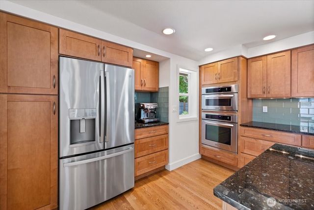 8510 SE 72nd Street, Mercer Island, WA 98040