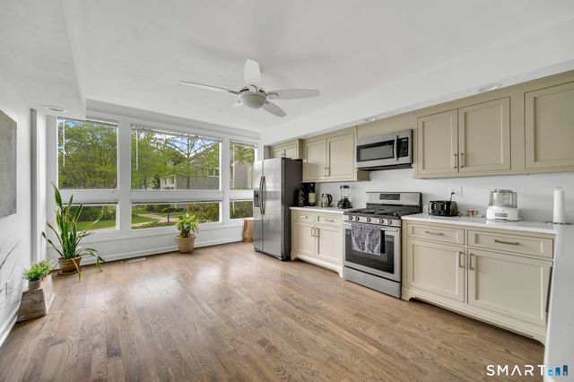 135 Turtle Bay Drive 135, Branford, CT 06405