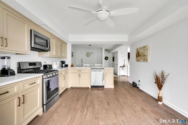 135 Turtle Bay Drive 135, Branford, CT 06405