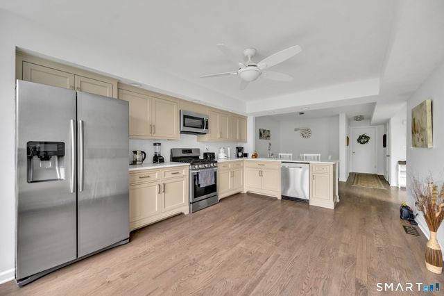 135 Turtle Bay Drive 135, Branford, CT 06405