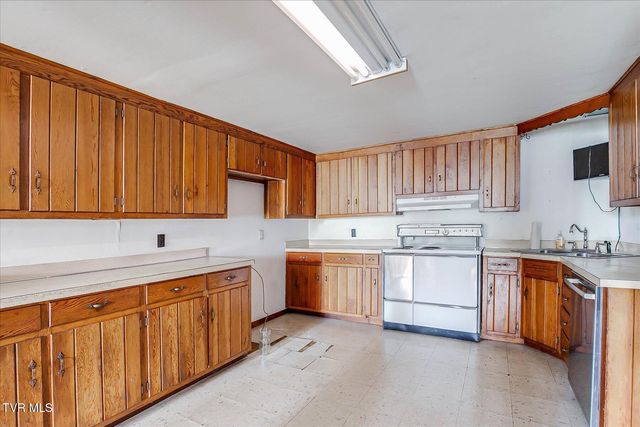 454 Cedar Street, Bluff City, TN 37618