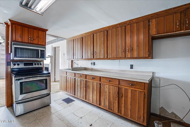 454 Cedar Street, Bluff City, TN 37618