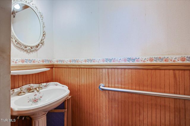 454 Cedar Street, Bluff City, TN 37618