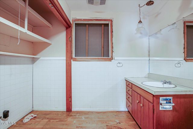 454 Cedar Street, Bluff City, TN 37618