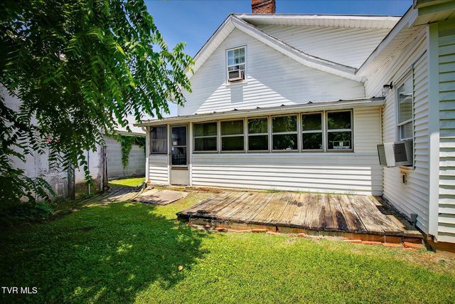 454 Cedar Street, Bluff City, TN 37618