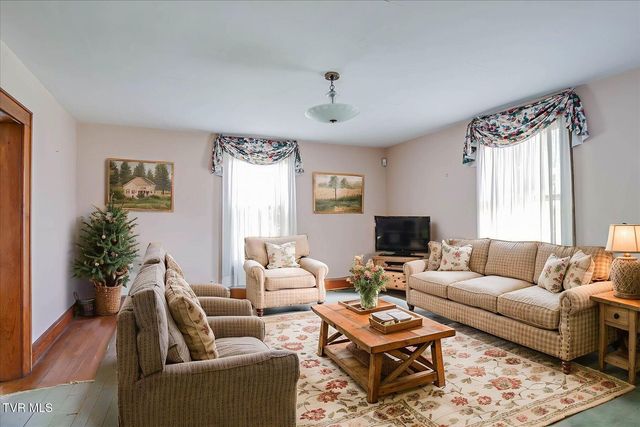 454 Cedar Street, Bluff City, TN 37618