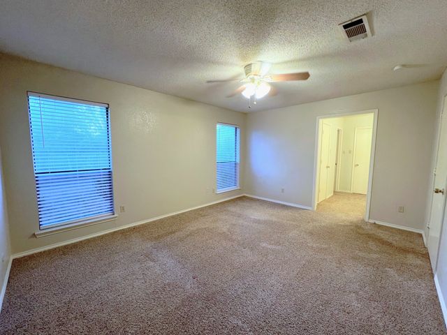 3633 Wedgworth Road, Fort Worth, TX 76133