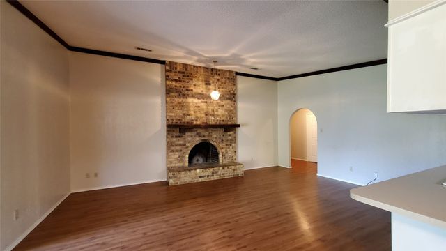 3633 Wedgworth Road, Fort Worth, TX 76133