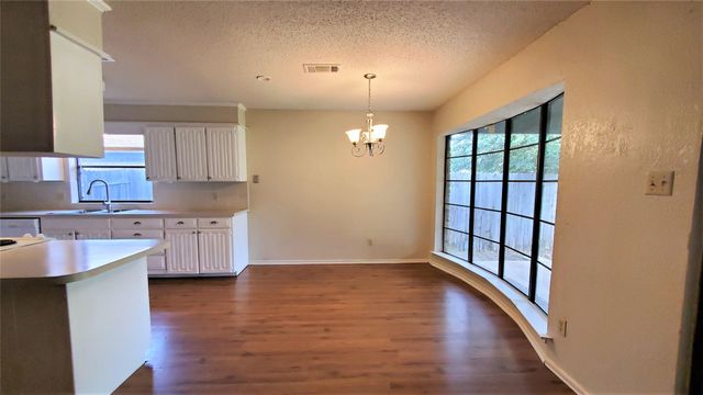 3633 Wedgworth Road, Fort Worth, TX 76133