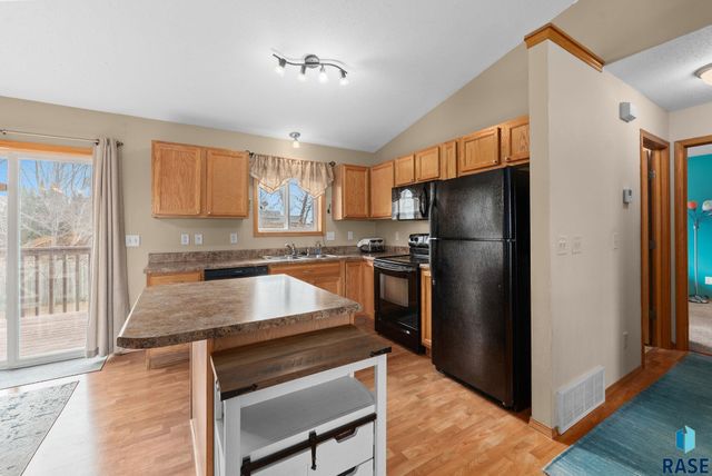 7909 W 48th St Street, Sioux Falls, SD 57106