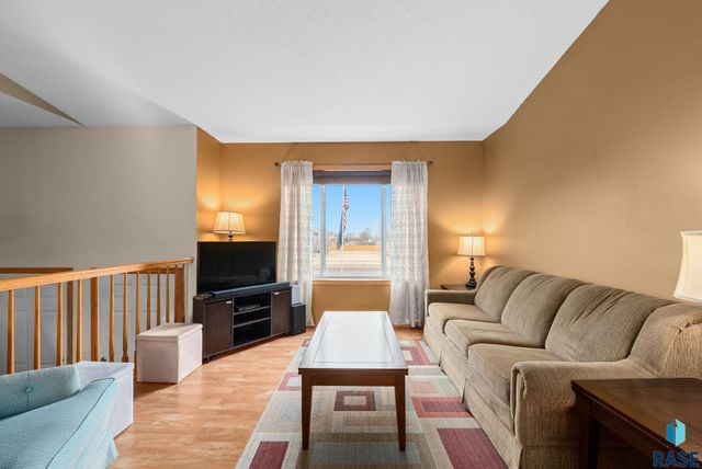 7909 W 48th St Street, Sioux Falls, SD 57106