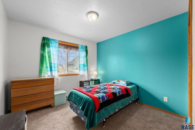 7909 W 48th St Street, Sioux Falls, SD 57106