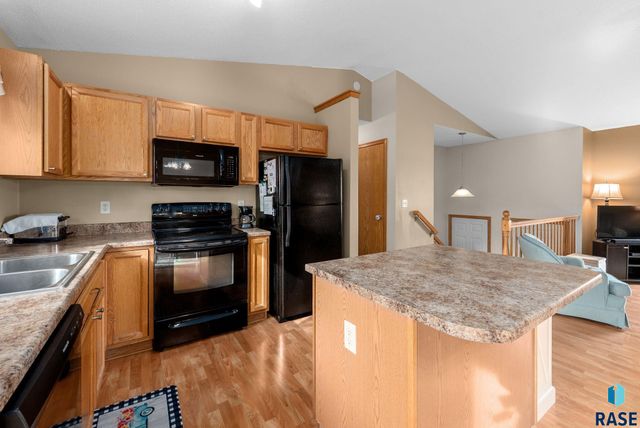 7909 W 48th St Street, Sioux Falls, SD 57106